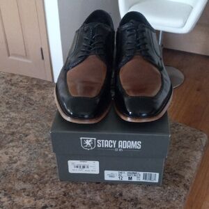 Stacy Adams Black and Brown Oxfords with Broguing